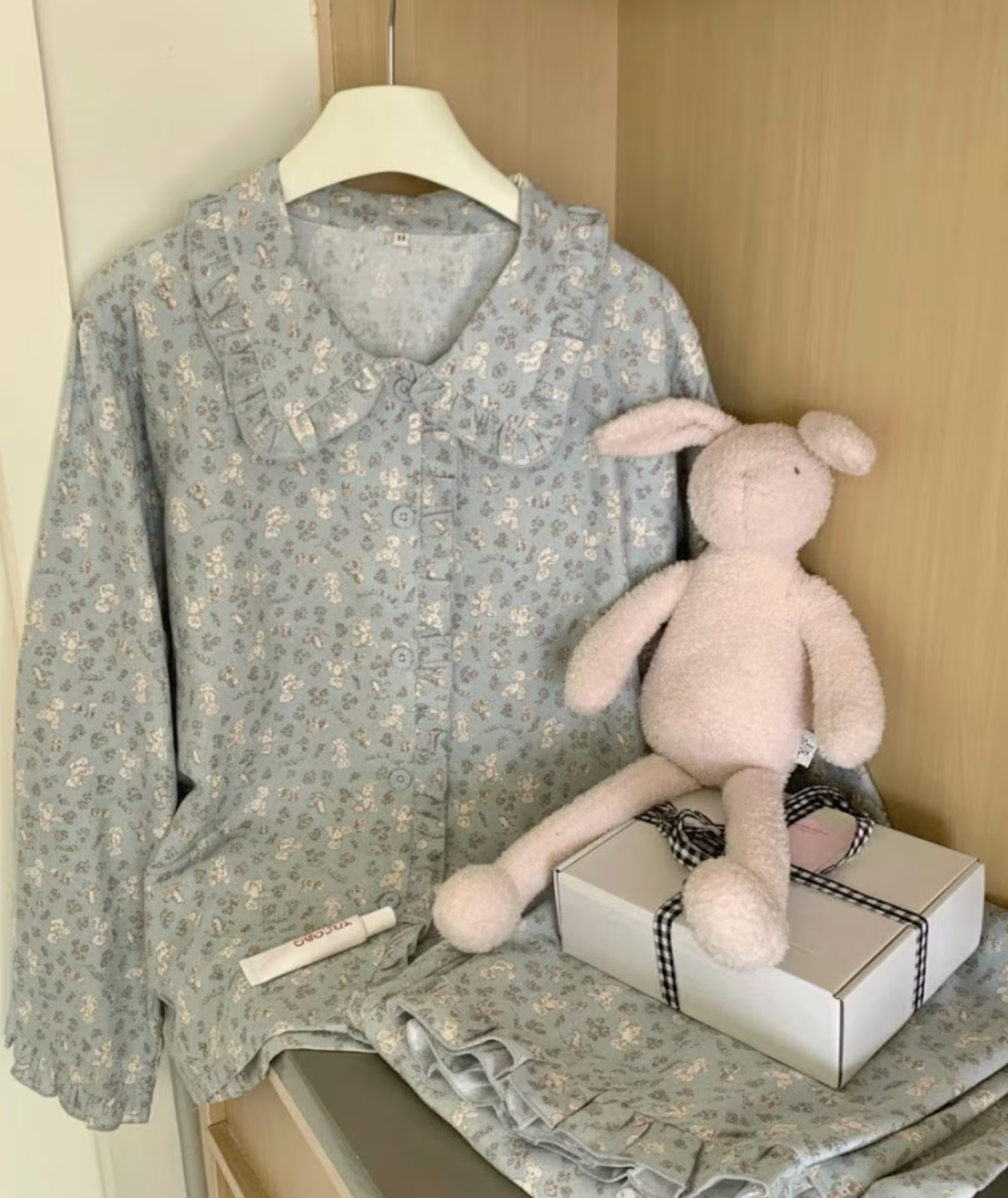 Flower and Bear Print Pajamas