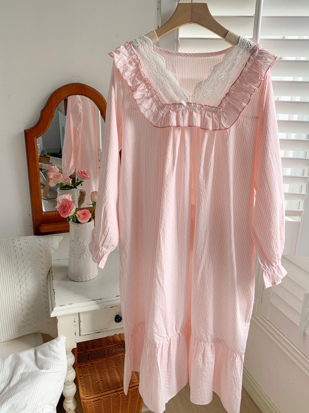 Romantic Lace Ruffle Long Nightgown